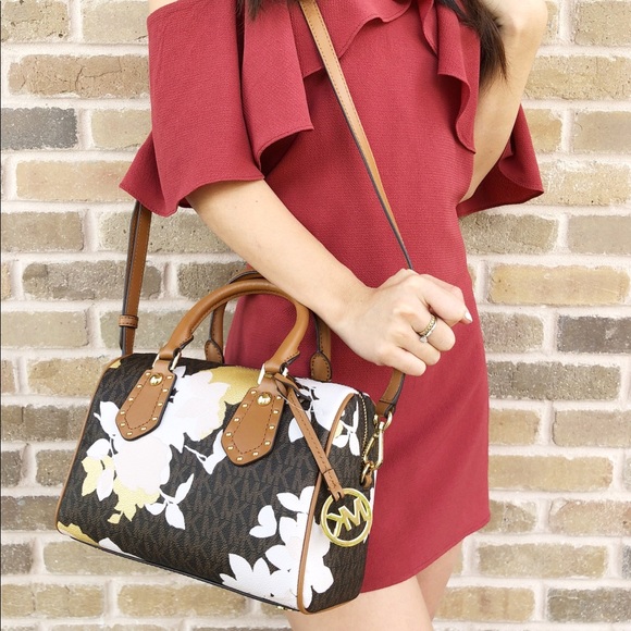 Michael Kors Handbags - Gaby’sBags👜💕-NWT Michael Kors Small Satchel